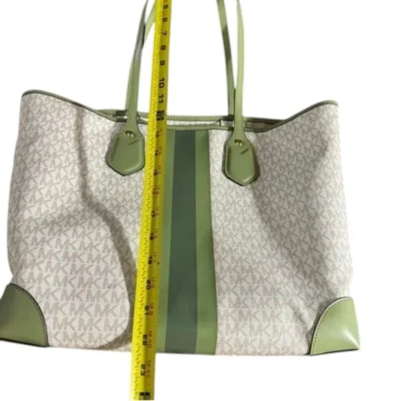 Michael Kors Eva Logo Extra Large Tote Bag - Picture 2 of 6